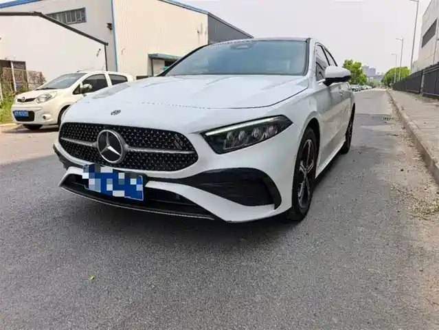 Mercedes-Benz Mercedes Benz A Class Mercedes-Benz A-Class 2023 A 200 L Fashion Model