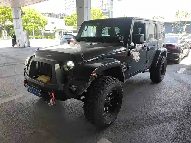 Jeep Wrangler Wrangler 2013 3.6l Sahara Four-Door Version