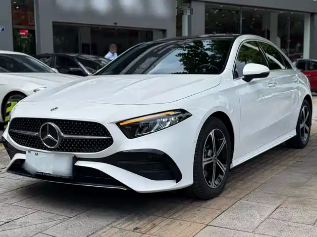 Mercedes-Benz Mercedes Benz A Class Mercedes-Benz A-Class 2023 A 200 L Fashion Model