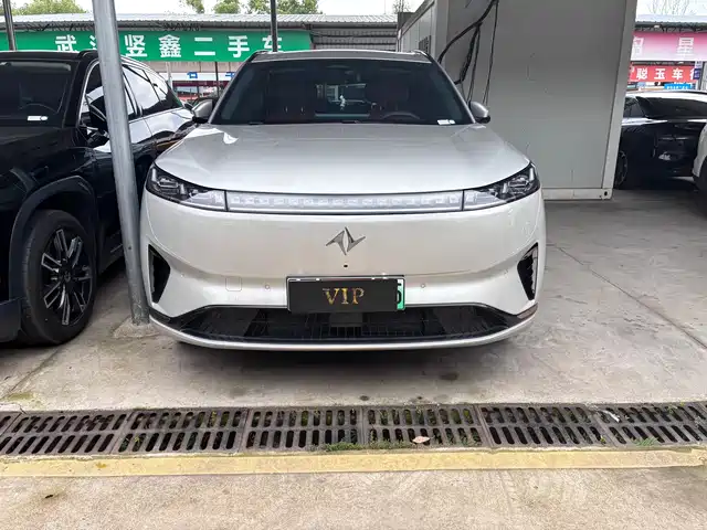 Dongfeng Yipai eπ008 Eπ008 2024 Model 210max Extended Range Version 6 Seats