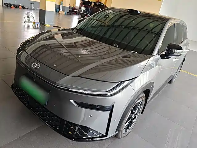 Toyota Platinum 3X Platinum 3x 2025 520 Pro+ Lidar Version — фото
