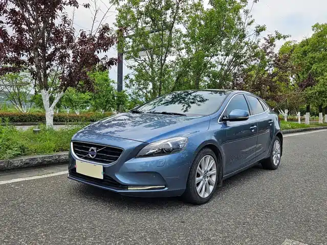Volvo Volvo V40 Volvo V40 2016 T3 Zhiyi Edition — фото