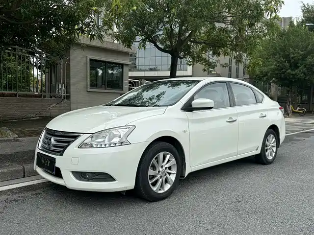 Nissan Sylphy Sylphy 2014 1.6xv Cvt Exclusive Edition