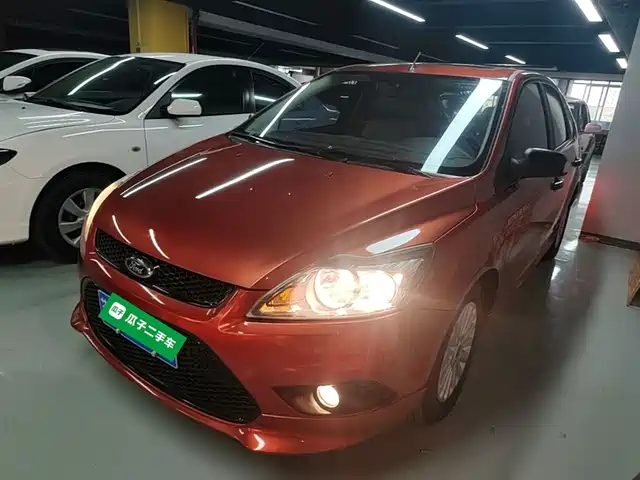 Ford Fox Focus 2013 Hatchback Classic 1.8l Automatic Fashion Model — фото