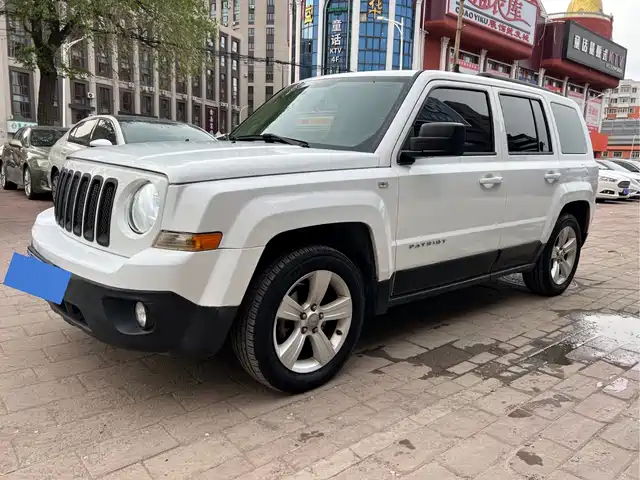 Jeep freelancer Zuike 2015 2.4l Sports Version — фото