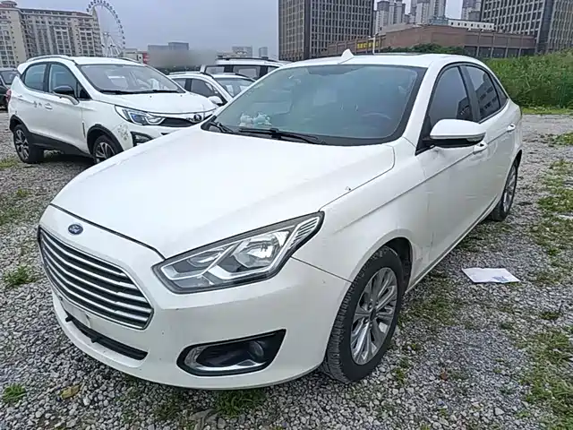 Ford Forrest Forex 2015 1.5l Automatic Fashion Model