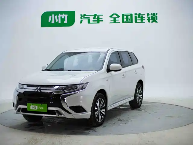 Mitsubishi Outlander Outlander 2021 Facelift 2.0l 2wd Smooth Version 5 Seats — фото