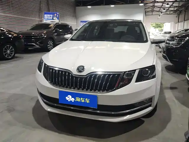 Skoda Octavia Octavia 2019 1.5l Automobile Deluxe Edition National Vi — фото