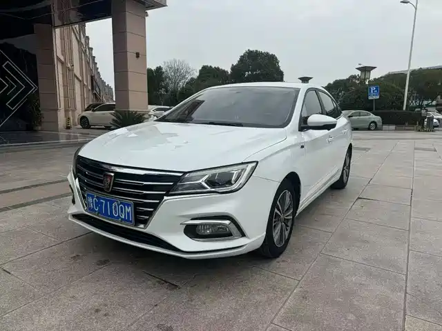 Roewe Roewe I5 Roewe I5 2019 1.5l Automatic 4g Internet Langham Edition