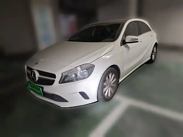 Mercedes-Benz Mercedes-Benz A-Class (Imported) Mercedes-Benz A-Class Import 2016 A 180 — фото