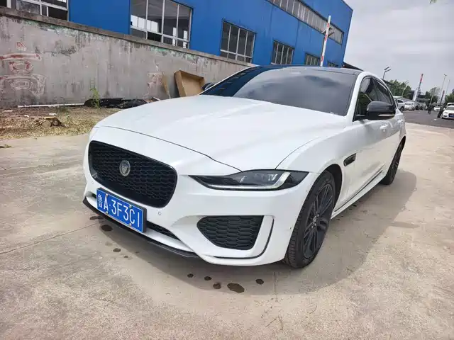 Jaguar Jaguar Xel Jaguar Xel 2025 2.0t 250ps R-Dynamic 90th Anniversary Collector’S Edition