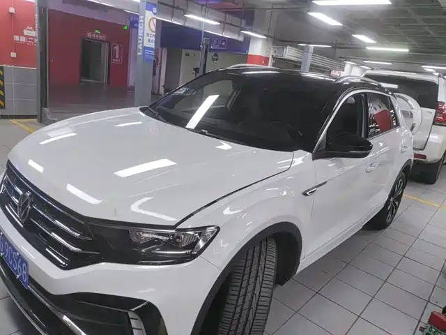 Volkswagen T-Roc Tange T-Roc 2022 Model 280tsi Dsg Two-Wheel Drive R-Line Pro Plus