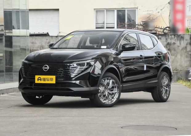 NISSAN QASHQAI — фото