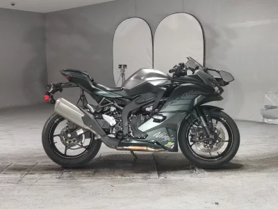KAWASAKI NINJA ZX-4R SE — фото