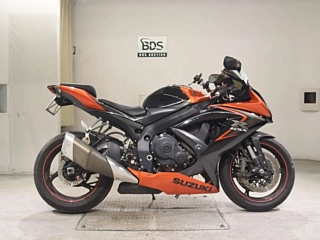 SUZUKI GSX-R750 — фото