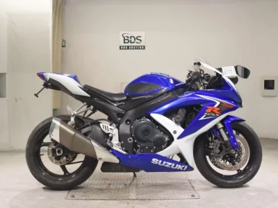 SUZUKI GSX-R600 — фото