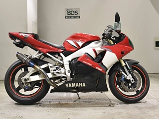 YAMAHA YZF-R1 — фото