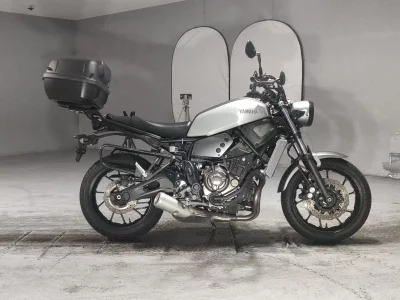 YAMAHA XSR700 — фото