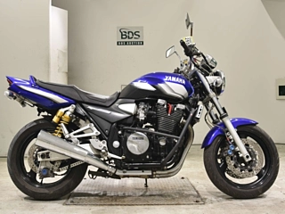 YAMAHA XJR1300 — фото