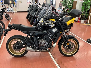 YAMAHA XSR700 — фото