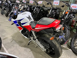 HONDA CBR600RR — фото