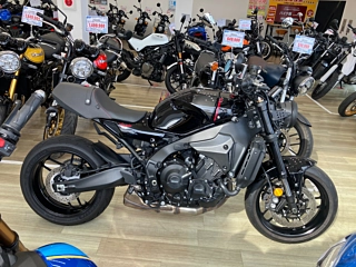 YAMAHA XSR900 — фото
