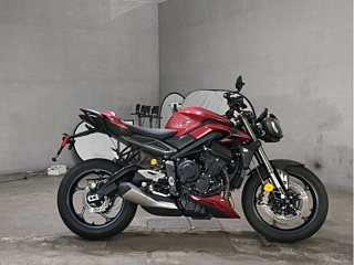 TRIUMPH STREET TRIPLE RS — фото
