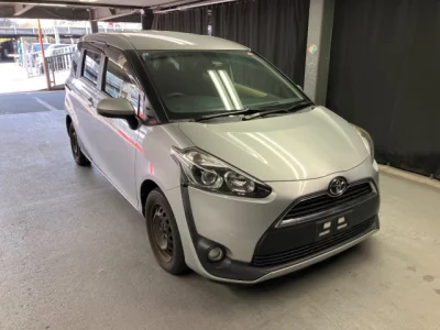 Toyota SIENTA 2016 г., 1500 куб. см. Цена в РФ с ПТС 921 716 руб. — фото