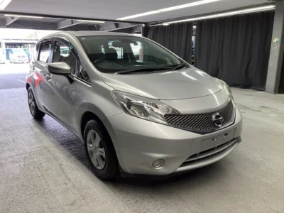 Nissan NOTE 2015 г., 1200 куб. см. Цена в РФ с ПТС 692 076 руб. — фото