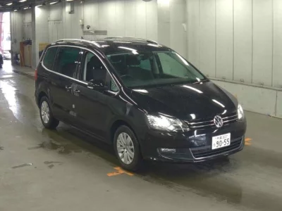 Volkswagen SHARAN 2015 г., 1380 куб. см. Цена в РФ с ПТС 1 005 467 руб. — фото