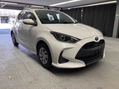 Toyota YARIS — фото