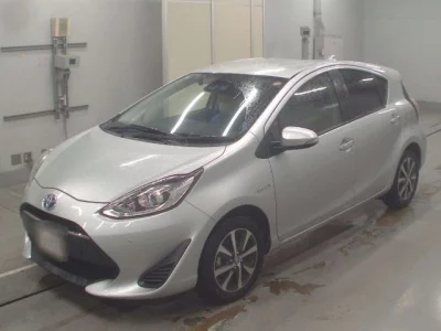 Toyota AQUA 2018 г., 1500 куб. см. Цена в РФ с ПТС 1 371 193 руб. — фото