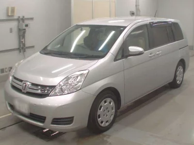 Toyota ISIS 2015 г., 1800 куб. см. Цена в РФ с ПТС 1 007 773 руб. — фото