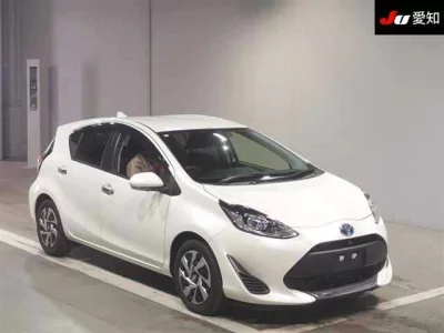 Toyota AQUA 2021 г., 1500 куб. см. Цена в РФ с ПТС 1 343 723 руб. — фото