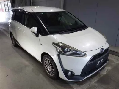 Toyota SIENTA — фото
