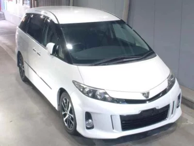 Toyota ESTIMA — фото