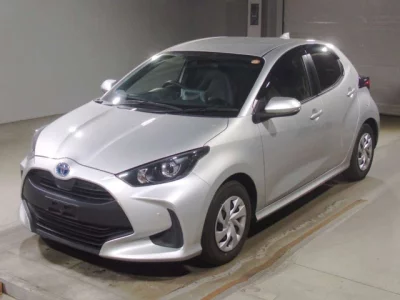 Toyota YARIS — фото