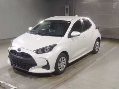Toyota YARIS — фото