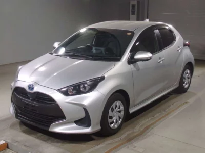 Toyota YARIS — фото