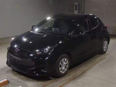 Toyota YARIS — фото