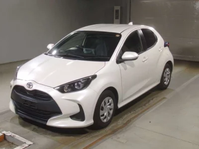 Toyota YARIS — фото