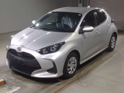 Toyota YARIS — фото
