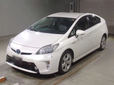 Toyota Prius — фото