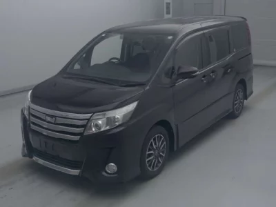 Toyota NOAH — фото