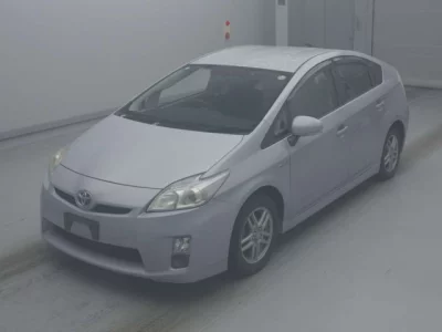 Toyota Prius — фото