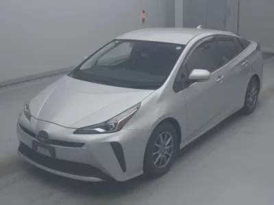 Toyota Prius — фото