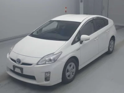 Toyota Prius — фото