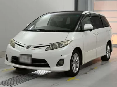 Toyota ESTIMA — фото