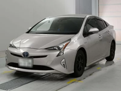 Toyota Prius — фото