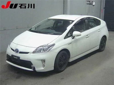 Toyota Prius — фото